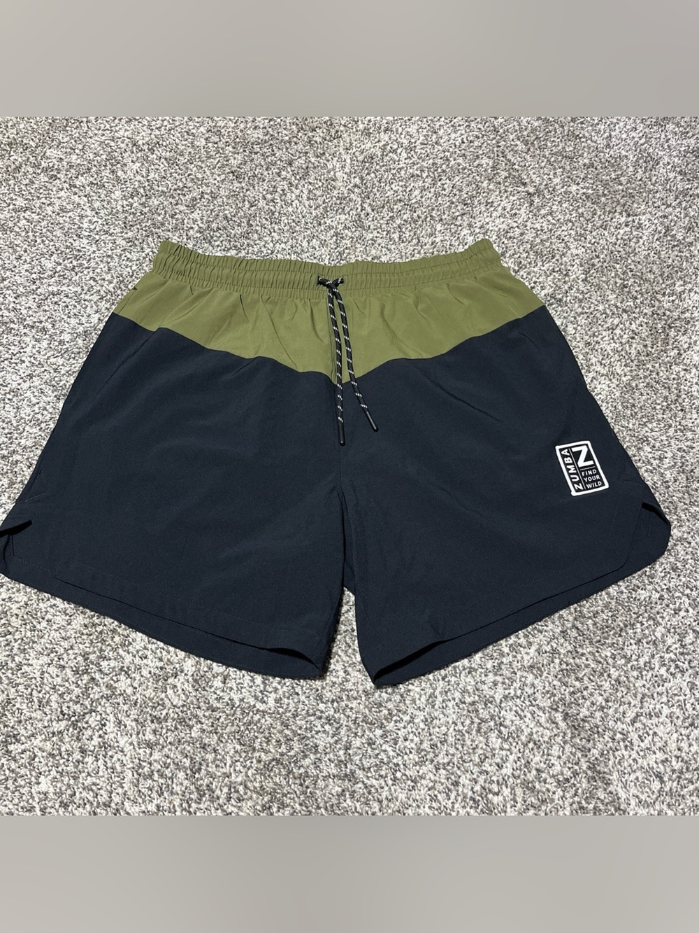 ZUMBA Men's Athletic Shorts Size M Black / Green Chilin Shorts